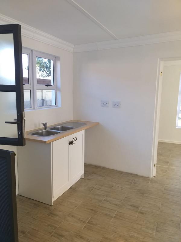 To Let 2 Bedroom Property for Rent in Goodwood Central Western Cape